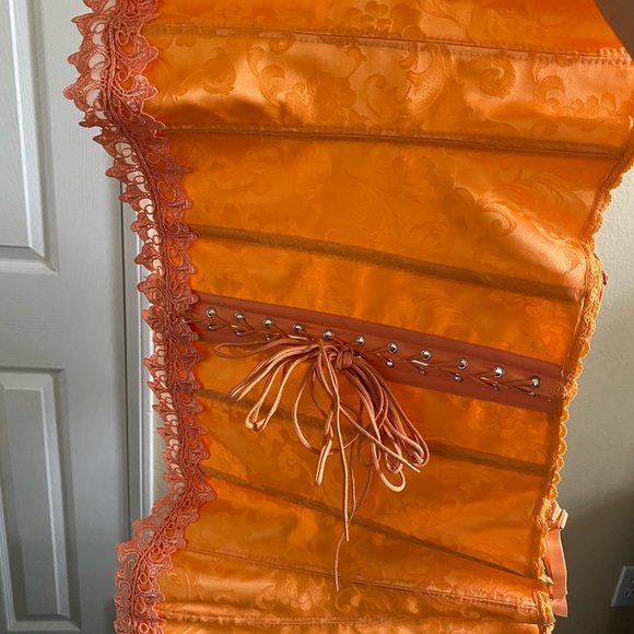 NEW Fredericks of Hollywood corset - Picture 8 of 9